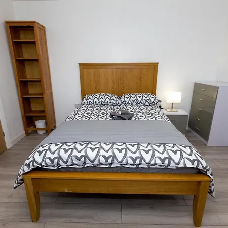 Comfortable Stay In Shirley, Solihull - Room-2-3