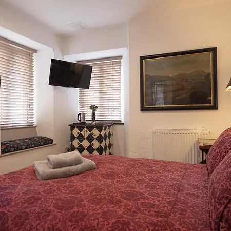 Cornerways Guest House-3