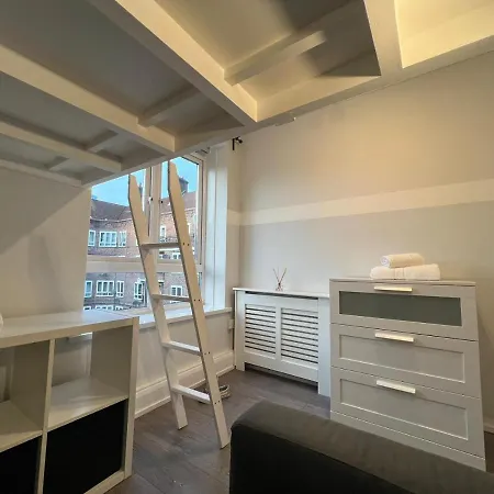 Holiday Properties Vauxhall Central Rooms-2