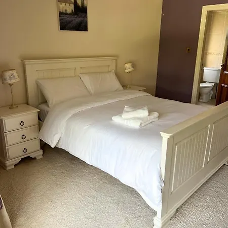 Taylors Hill Luxury Guest House-3