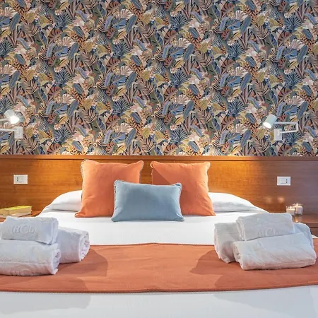 Vittoria Garden Suites Elegant Guesthouse Near Colosseum-3