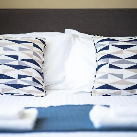 Sleepy Puffin Guest House-3