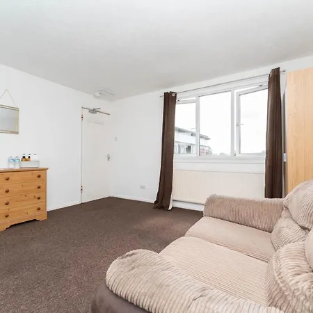 Move Inn Estates - Multiple Rooms-2