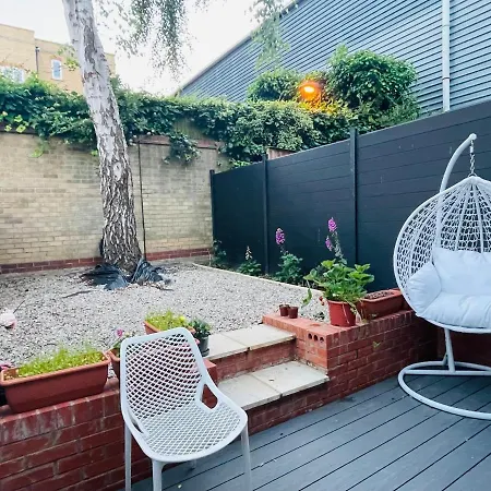 Riverside Deluxe Double Room E14-2