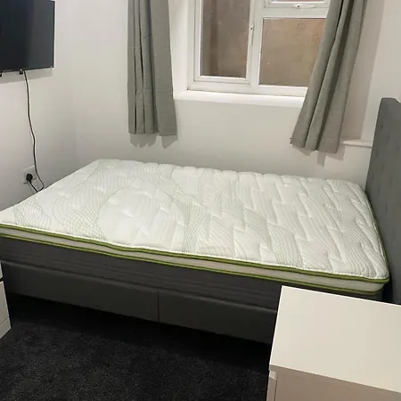 Circle Guest House Bed Only-3