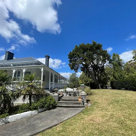 Western Springs Villa To Auckland Central Heritage Villa-2