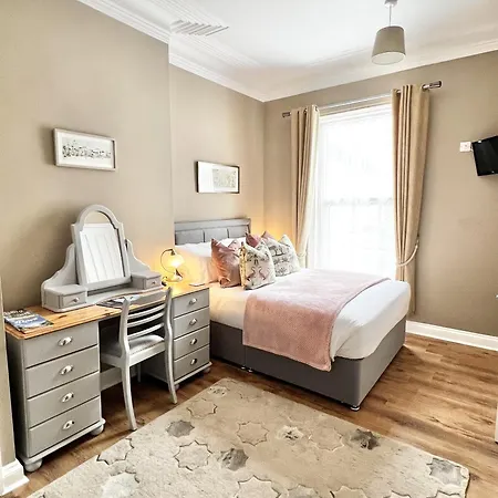 Devon House Guest House-3