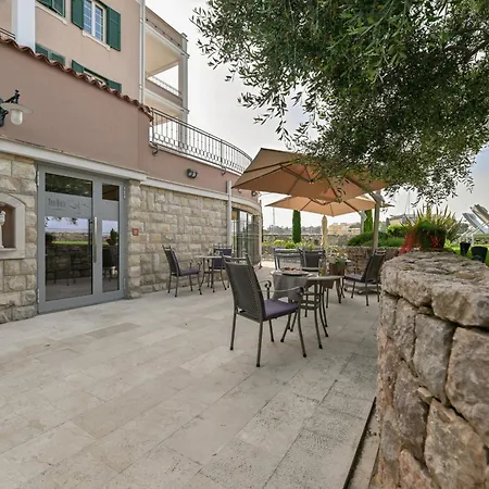 Villa Hresc M-3