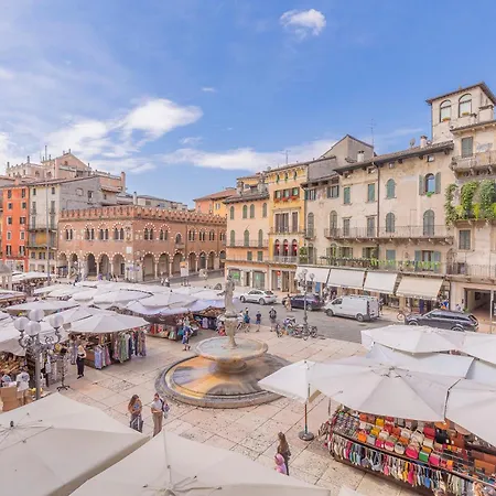 Corte Realdi Piazza Erbe Verona-2