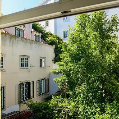 Alfama Guest House-3