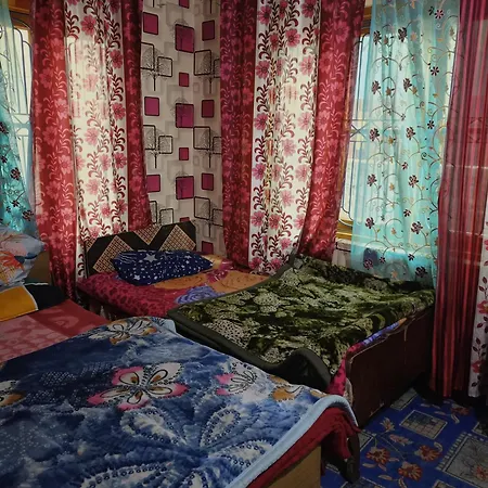 Queen Palace Guest House-3