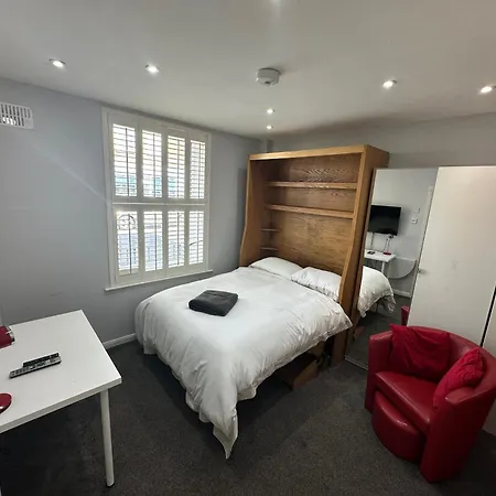 Keedwell Studio Apartments-2
