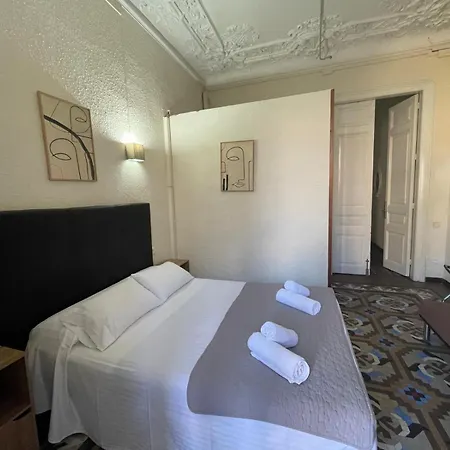 Hostal Balmes Centro-3