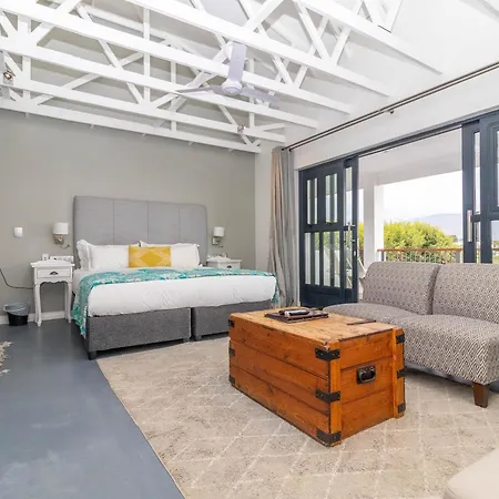 Whale Rock Luxury Lodge-2