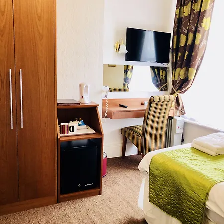 Ilfracombe House Hotel - Near Cliffs Pavilion-2