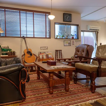 J-Hoppers Hiroshima Guesthouse-3