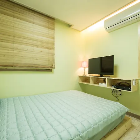 Guesthouse The Hill-3