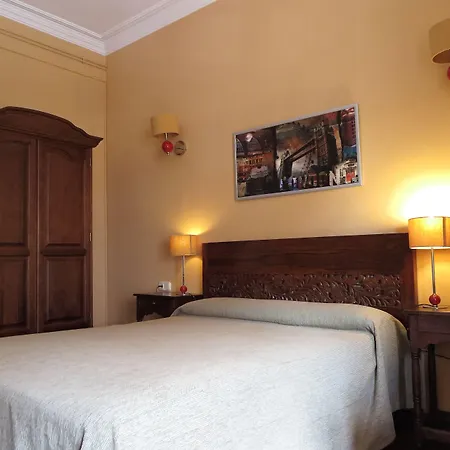 Hostal Esmeralda-2