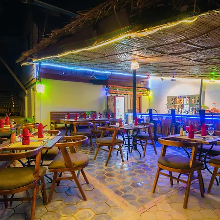 Five Rose Siem Reap Hostel-2