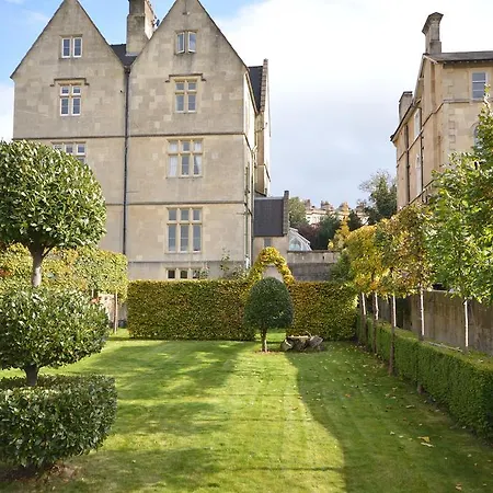 Number 17 Bath-3