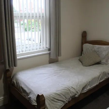 Oakwell Guest House-3