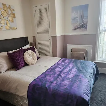 Oyo Twins Palms Guest House-2