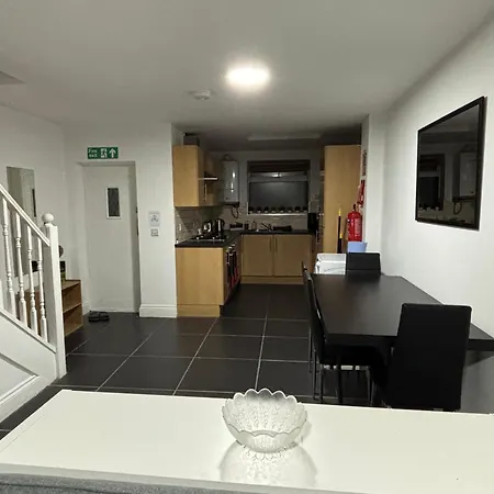 Yardley Lodge-3