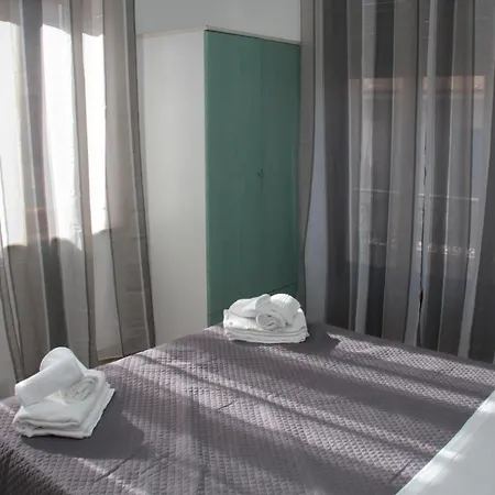 Porta Messina Rooms-3