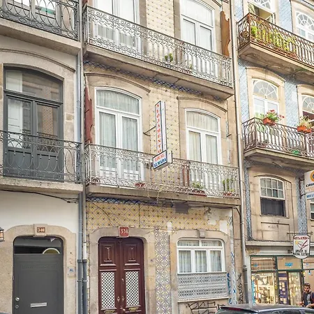 Almada Guest House-3