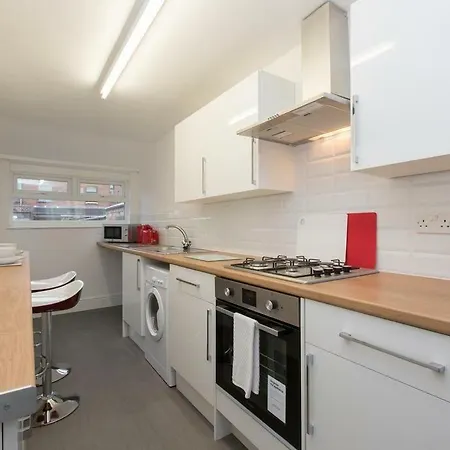 Townhouse @166 Ruskin Rd-2
