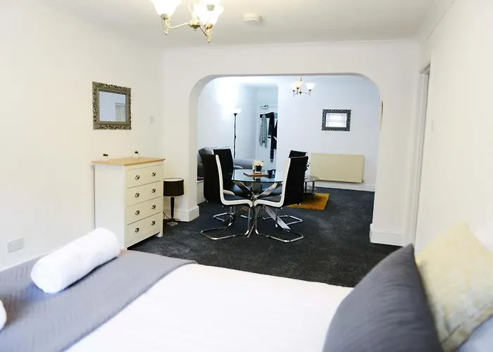 Bridle Lodge Apartments