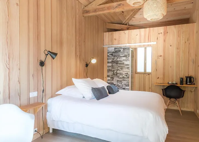 Centre Cap-ferret, les chambres du phare, bassin