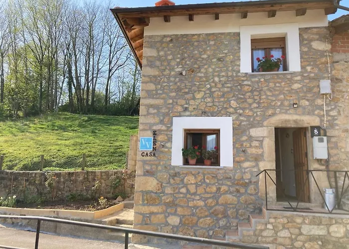 Casa Elena Cangas de Onis con WiFi y parking gratuito
