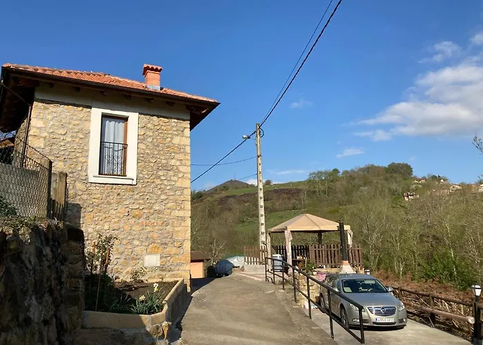 Casa Elena Cangas de Onis con WiFi y parking gratuito