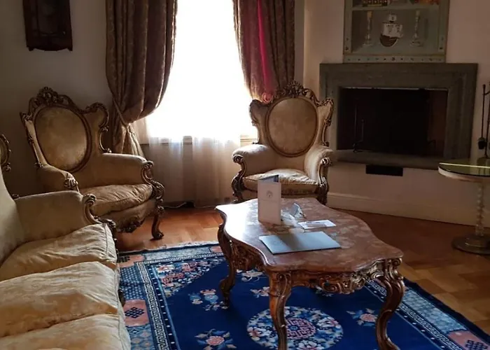 Pet Friendly hotel: San Anselmo