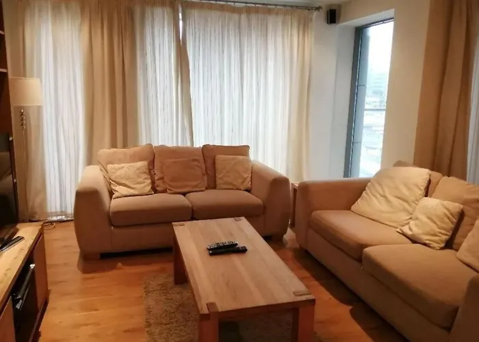 Central 2 Bedroom In