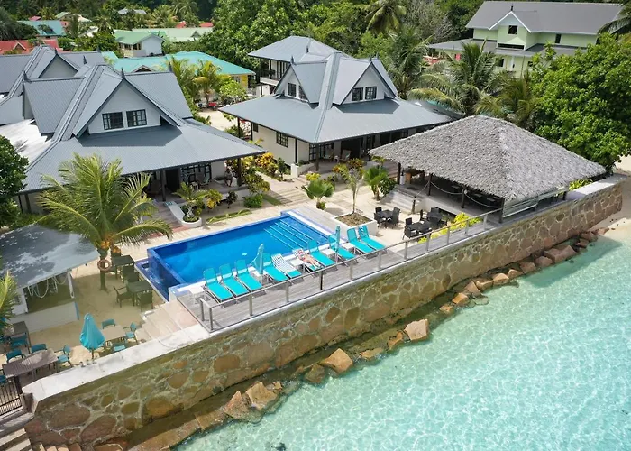 Resort: Le Nautique Waterfront Hotel La Digue