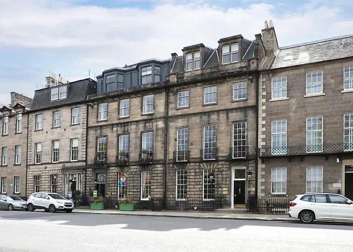 29 Queen Street Aparthotel