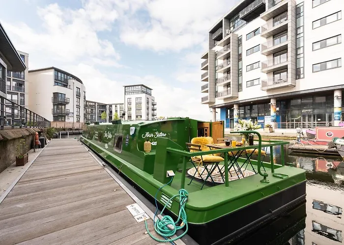 Edinburgh - Houseboats