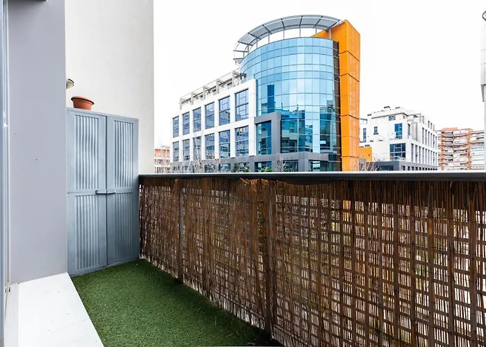  Oshun Madrid Norte Seasonal Living Lofts