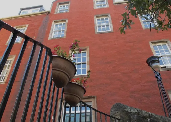 Dog friendly hotels Chessels Court