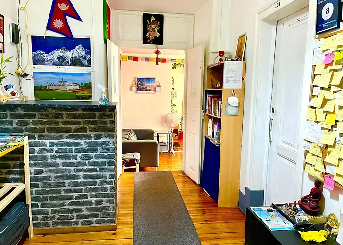 The Hostels Asian Everest House