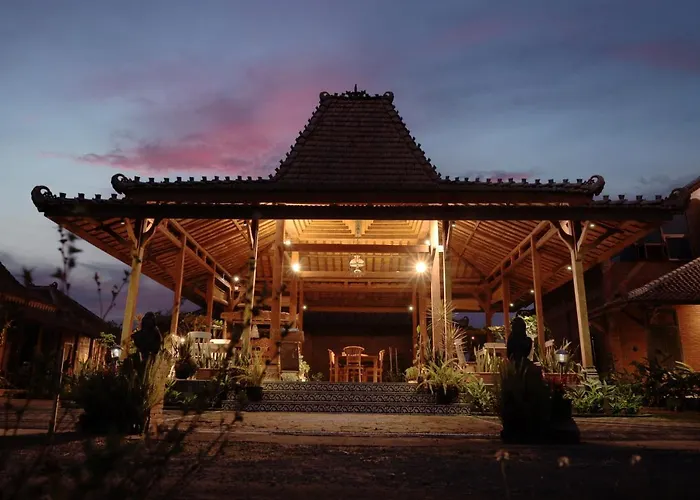 Bhumi Kasuryan Borobudur