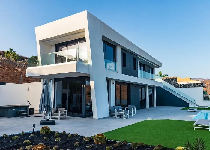 Blue Horizon Resort By Monte Leon