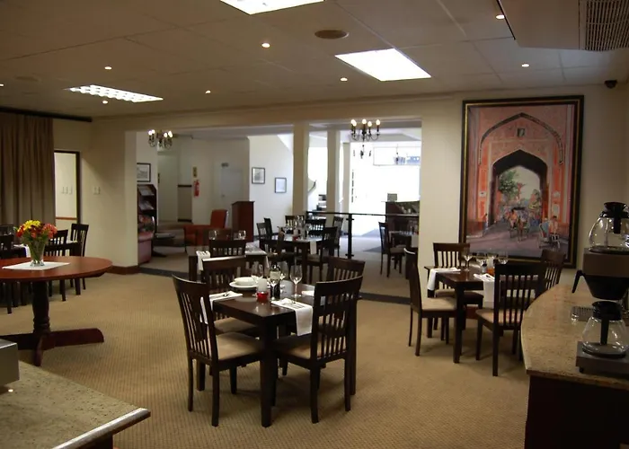 Hotel near College: Bluewaters Hotel