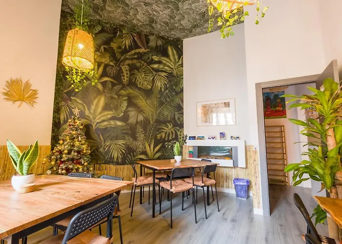 Social - Coliving & Coworking -