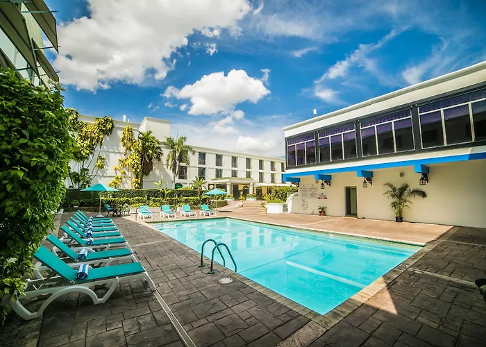 Resort: The Knutsford Court Hotel