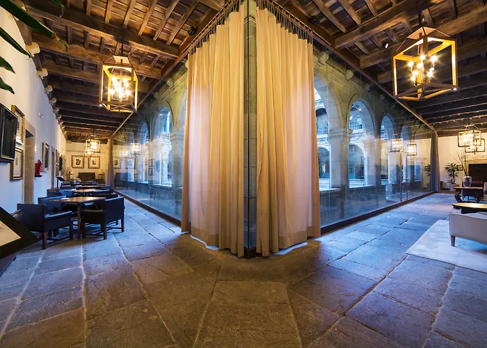 Hotel con piscina: Parador de Monforte de Lemos