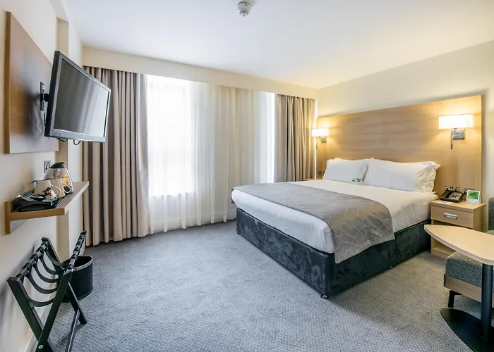  Holiday Inn London Kensington High St. By Ihg