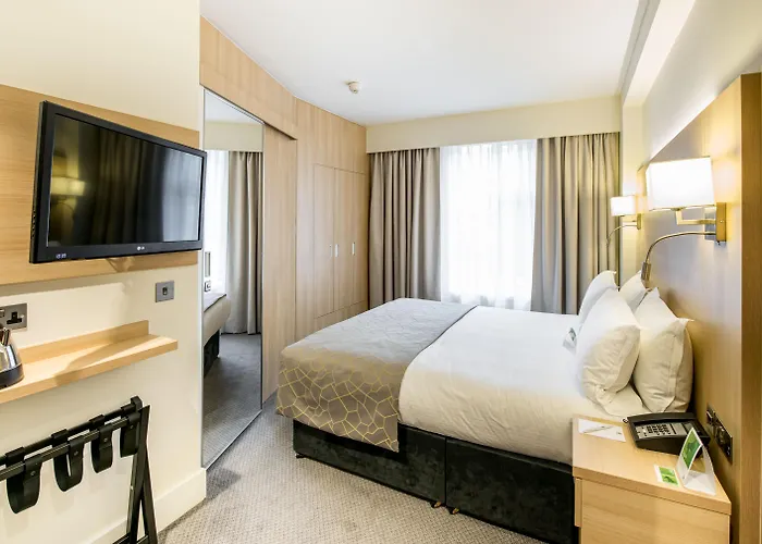  Holiday Inn London Kensington High St. By Ihg